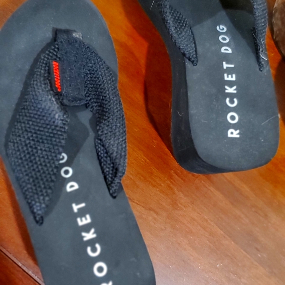 Black Rocket Dog Foam Platform Sandals - Picture 3 of 7